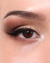 Cargar imagen en el visor de la galería, COSMIC DESIRE PALETA DE SOMBRAS MOIRA