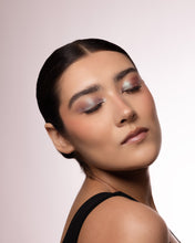 Cargar imagen en el visor de la galería, CHROME LIQUID EYESHADOW MARIFER COSMETICS