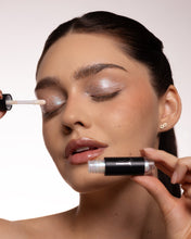 Cargar imagen en el visor de la galería, CHROME LIQUID EYESHADOW MARIFER COSMETICS