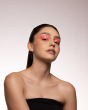 Cargar imagen en el visor de la galería, CHROME LIQUID EYESHADOW MARIFER COSMETICS