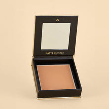 Cargar imagen en el visor de la galería, MATTE BRONZER 1ST SCENE ATENEA BEAUTY
