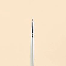 Cargar imagen en el visor de la galería, KIT DE BROCHAS DE MAQUILLAJE SILVER ATENEA BEAUTY