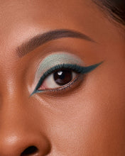 Cargar imagen en el visor de la galería, COWGIRL CUTIES PALETA DE SOMBRAS THE POWERPUFF GIRLS X BEAUTY XCREATIONS