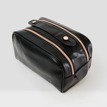 Cargar imagen en el visor de la galería, BLACK COSMETIC GLAM POUCH BEAUTY CREATIONS