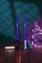 Cargar imagen en el visor de la galería, HAUTING SPELL SCRAPS/BLACK WIDOW DELINEADOR LIQUIDO DOBLE PUNTA TIM BURTONS CORPSE BRIDE X BEAUTY CREATIONS