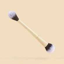 Cargar imagen en el visor de la galería, BROCHA DUO ILUMINADOR Y POLVO SUELTO DB06 ATENEA BEAUTY