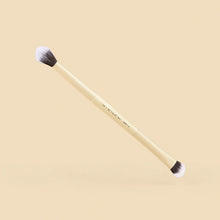 Cargar imagen en el visor de la galería, BROCHA DUO PLANA CREMA Y DIFUMINADORA DB12 ATENEA BEAUTY