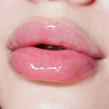 Cargar imagen en el visor de la galería, LEVEL UP BRILLO DE LABIOS KARA BEAUTY