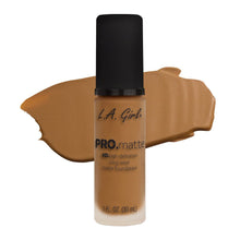 Cargar imagen en el visor de la galería, PRO.MATTE FOUNDATION TONO SOFT BEIGE L.A GIRL