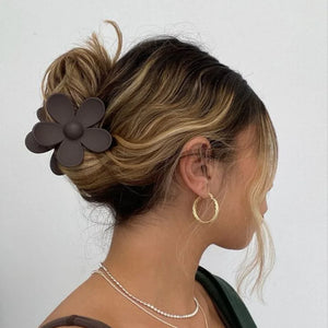 PINZA PARA CABALLO EN FORMA DE FLOR JBABE