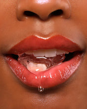 Cargar imagen en el visor de la galería, MAXI POUT LIP GLOSS MOIRA