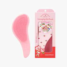 Cargar imagen en el visor de la galería, CEPILLO DESENREDANTE ESTAMPADO STRAWBERRY SHORTCAKE CELAVI
