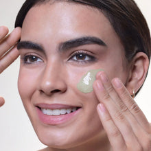 Cargar imagen en el visor de la galería, FLAWLESS STAY GRIP PRIMER BEAUTY CREATIONS